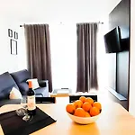 Relaxing Friendly *